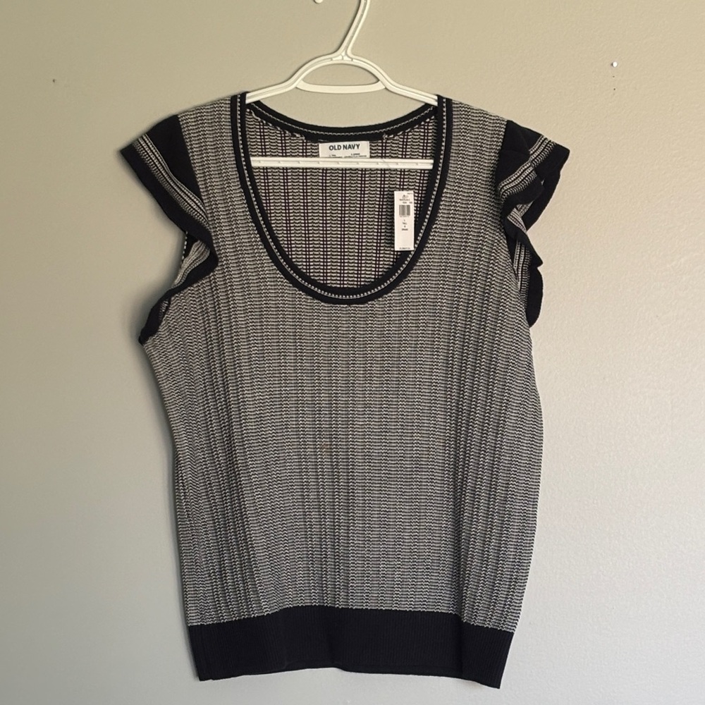 Old Navy Women's Black and white Tank Top
